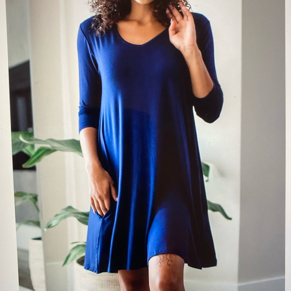 YALA NWT 2022 Bamboo Viscose fabric  Swing Dress. NAVY  3/4 sleeves. Size L ❤️❤️